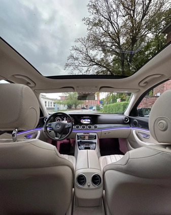 Mercedes-Benz Klasa E cena 120000 przebieg: 166000, rok produkcji 2016 z Wrocław małe 407